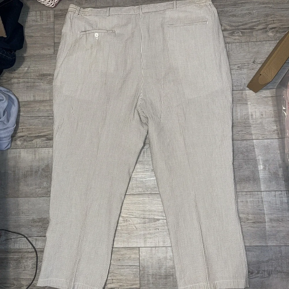 Bermuda Casuals Pants Mens Size 44x28 Tan Seersucker Chino Trousers